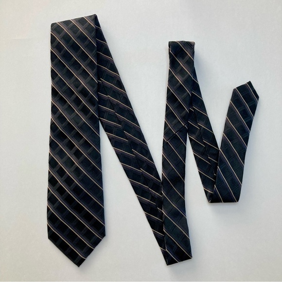 Michael Kors Black Striped Classic Men’s Silk Tie - Picture 5 of 5